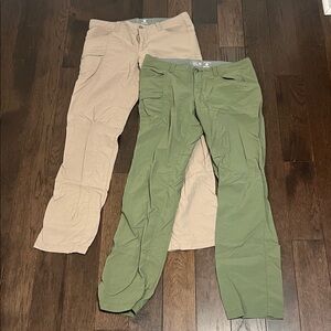 Mountain Hardwear Women's Pants in Green and Tan